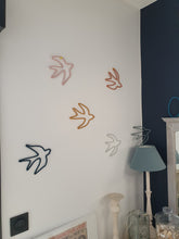 Charger l'image dans la galerie, Hirondelle en vol en tricotin