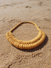 Charger l'image dans la galerie, Collier corde coton noué épais plastron, bijou fantaisie, idée cadeau tendance macramé fait main noeud marin jaune moutarde