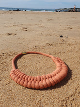 Charger l'image dans la galerie, Collier corde coton noué épais plastron, bijou fantaisie, idée cadeau tendance macramé fait main noeud marin terracotta