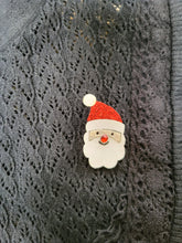 Charger l'image dans la galerie, Broche Père Noël à paillettes