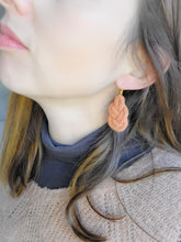 Charger l'image dans la galerie, Boucles d'oreille corde de coton coloré bijou fantaisie cadeau tendance macramé fait main noeud marin choix 19 couleurs