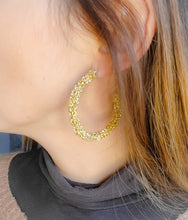 Charger l'image dans la galerie, Boucles d'oreille créoles corde de coton fantaisie cadeau tendance fait main