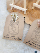 Charger l'image dans la galerie, Carte fleurs séchées naturelles Amour Amitié Saint valentin cadeau maîtresse nounou fin d'année