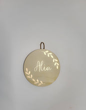 Charger l'image dans la galerie, Plaque Personnalisée en Bois Rond - Décoration Murale enseigne pour Chambre d'Enfant