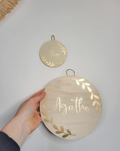 Charger l'image dans la galerie, Plaque Personnalisée en Bois Rond - Décoration Murale enseigne pour Chambre d'Enfant