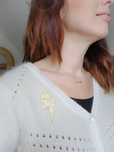 Charger l'image dans la galerie, Broche éclair 2 pics paillette personnalisable fait main cadeau témoin marraine femme fête des mères anniversaire EVJF