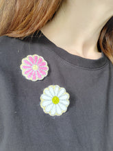 Charger l'image dans la galerie, Magnifique Broche Fleur à Paillettes - Accessoire Tendance pour Mariage, EVJF, Témoin, Demoiselle d'Honneur et Plus - 24 Couleurs Disponibles