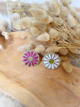 Charger l'image dans la galerie, Magnifique Broche Fleur à Paillettes - Accessoire Tendance pour Mariage, EVJF, Témoin, Demoiselle d'Honneur et Plus - 24 Couleurs Disponibles