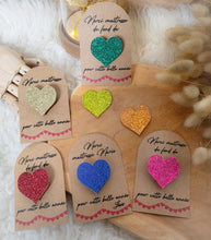 Charger l'image dans la galerie, Broche coeur paillette fait main avec carte personnalisable - cadeau fin d'année scolaire pour maîtresse, nounou