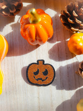 Charger l'image dans la galerie, Broche citrouille Jack'O Lantern Halloween