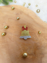 Charger l'image dans la galerie, Broche cloche de Noël à paillettes