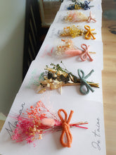 Charger l'image dans la galerie, Carte de fleurs séchées naturelles fait main fête des mères, Bouquet de fleurs à offrir, carte, cadeau maman personnalisé à offrir