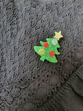 Charger l'image dans la galerie, Broche sapin de Noël à paillettes girly pour femme ou fille