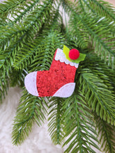 Charger l'image dans la galerie, Broche chaussette de Noël à paillettes