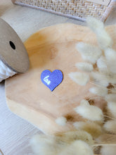 Charger l'image dans la galerie, Broche coeur paillette personnalisable, idée cadeau fête des mères, fin d'année maîtresse, ATSEM, nounou, Assistante maternelle