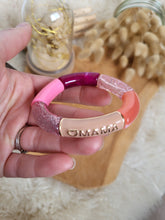 Charger l'image dans la galerie, Bracelet Mama glitter léopard fait main – Cadeau original fête des mères ou naissance