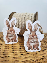 Charger l'image dans la galerie, Etiquette marque-place personnalisé lapin Pâques champêtre décoration enfant baptême, anniversaire, fête, cadeau nom invité