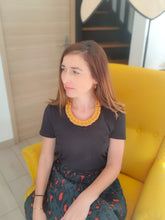 Charger l'image dans la galerie, Collier corde coton noué épais chunky plastron bijou fantaisie cadeau tendance macramé fait main noeud marin jaune moutarde