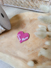 Charger l'image dans la galerie, Broche coeur paillette personnalisable, idée cadeau fête des mères, fin d'année maîtresse, ATSEM, nounou, Assistante maternelle