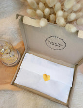 Charger l'image dans la galerie, Carte de fleurs séchées naturelles "Veux-tu être ma témoin/ marraine/ mamie..."