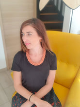 Charger l'image dans la galerie, Collier corde coton tressé épais chunky plastron bijou fantaisie cadeau tendance automne 2023 macramé fait main noeud marin terracotta Noël