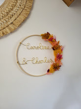 Charger l'image dans la galerie, Couronne fleurs séchées personnalisée mariage – Prénoms mariés – Déco bohème romantique – Cadeau unique cérémonie