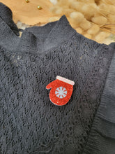 Charger l'image dans la galerie, Broche gant de Noël à paillettes girly pour femme ou fille