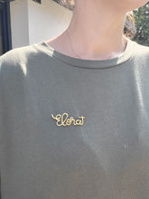 Charger l'image dans la galerie, Broche Prénom Personnalisée – Cadeau Fait Main en Fil d'Aluminium | Idée Originale pour Maîtresse, Marraine, Témoin, Femme, EVJF, Fête des Mères, Anniversaire