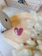 Charger l'image dans la galerie, Broche coeur travers paillette personnalisable fait main cadeau témoin marraine femme fête des mères anniversaire EVJF