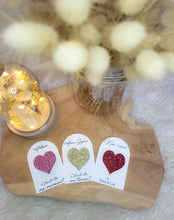 Charger l'image dans la galerie, Broche coeur paillette fait main cadeau témoin marraine femme maman mamie saint valentin anniversaire amoureuse EVJF baby shower naissance