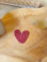 Charger l'image dans la galerie, Broche coeur travers paillette personnalisable fait main cadeau témoin marraine femme fête des mères anniversaire EVJF