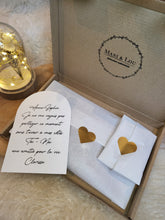Charger l'image dans la galerie, Box cadeau veux-tu être ma témoin carte fleurs séchées broche coeur paillettes marraine mamie maman anniversaire baptême naissance mariage