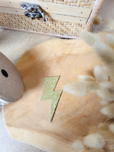 Charger l'image dans la galerie, Broche éclair 2 pics paillette personnalisable fait main cadeau témoin marraine femme fête des mères anniversaire EVJF