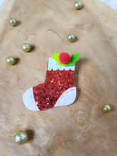 Charger l'image dans la galerie, Broche chaussette de Noël à paillettes