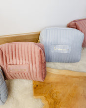 Charger l'image dans la galerie, Trousse maquillage velours cadeau personnalisé demoiselle d'honneur mariage Cadeau d'anniversaire femme marraine maman anniversaire EVJF