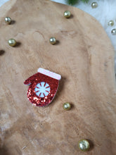 Charger l'image dans la galerie, Broche gant de Noël à paillettes girly pour femme ou fille