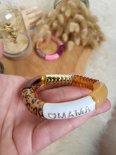 Charger l'image dans la galerie, Bracelet Mama glitter léopard fait main – Cadeau original fête des mères ou naissance