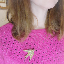 Charger l'image dans la galerie, Broche hirondelle paillette personnalisable cadeau témoin marraine femme fête des mères anniversaire EVJF
