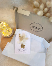 Charger l'image dans la galerie, Carte de fleurs séchées naturelles "Veux-tu être ma témoin/ marraine/ mamie..."