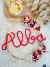 Charger l'image dans la galerie, Couronne prénom fleurs séchées