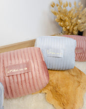 Charger l'image dans la galerie, Trousse maquillage velours cadeau personnalisé demoiselle d'honneur mariage Cadeau d'anniversaire femme marraine maman anniversaire EVJF