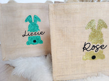 Charger l'image dans la galerie, Sac de Pâques personnalisé en jute Lapin de Pâques avec prénom, Panier chasse aux oeufs enfants, cadeau pour nid de Pâques personnalisable