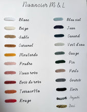 Charger l'image dans la galerie, 🎄 Décoration de Noël lettre tricotin personnalisée avec clochette dorée Un ornement poétique et fait main à Guérande pour un sapin unique et chaleureux