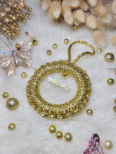 Charger l'image dans la galerie, Ornement de sapin de Noël en macramé personnalisé prénom en perles lettres