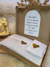 Charger l'image dans la galerie, Box cadeau veux-tu être ma témoin carte fleurs séchées broche coeur paillettes marraine mamie maman anniversaire baptême naissance mariage