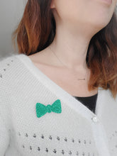 Charger l'image dans la galerie, Broche noeud papillon paillettes personnalisable fait main cadeau témoin marraine femme fête des mères anniversaire EVJF