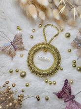 Charger l'image dans la galerie, Ornement de sapin de Noël en macramé personnalisé prénom en perles lettres