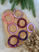 Charger l'image dans la galerie, Bracelet élastique jonc tons rose, corail, violine, lila, violet