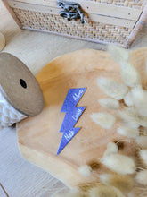 Charger l'image dans la galerie, Broche éclair 3 pics paillette personnalisable fait main cadeau témoin marraine femme fête des mères anniversaire EVJF