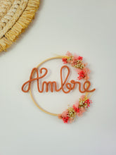 Charger l'image dans la galerie, Couronne prénom fleurs séchées